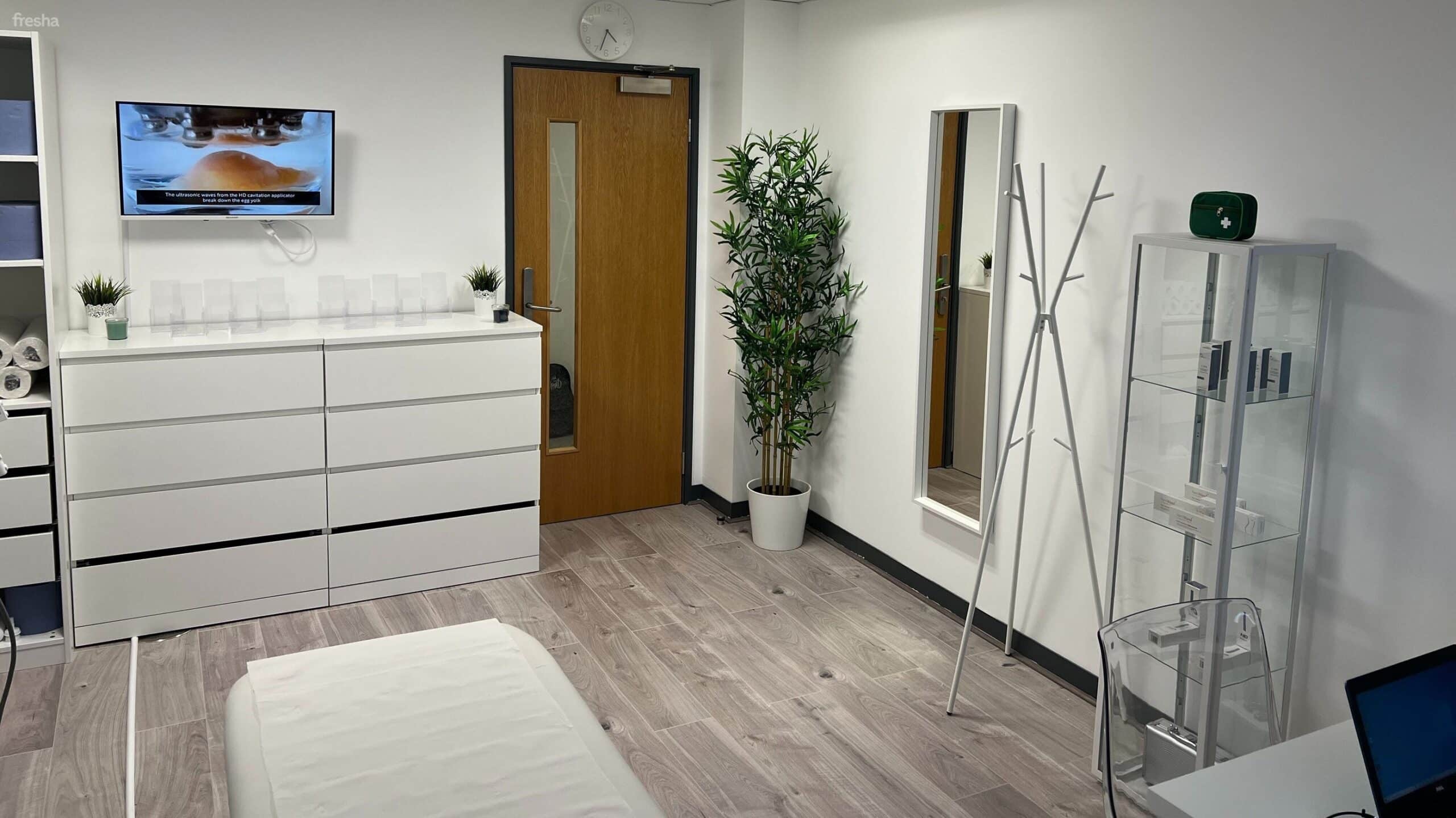 Fat Freeze Treatment Clinic- Vivo Body Studio, Sheffield, UK