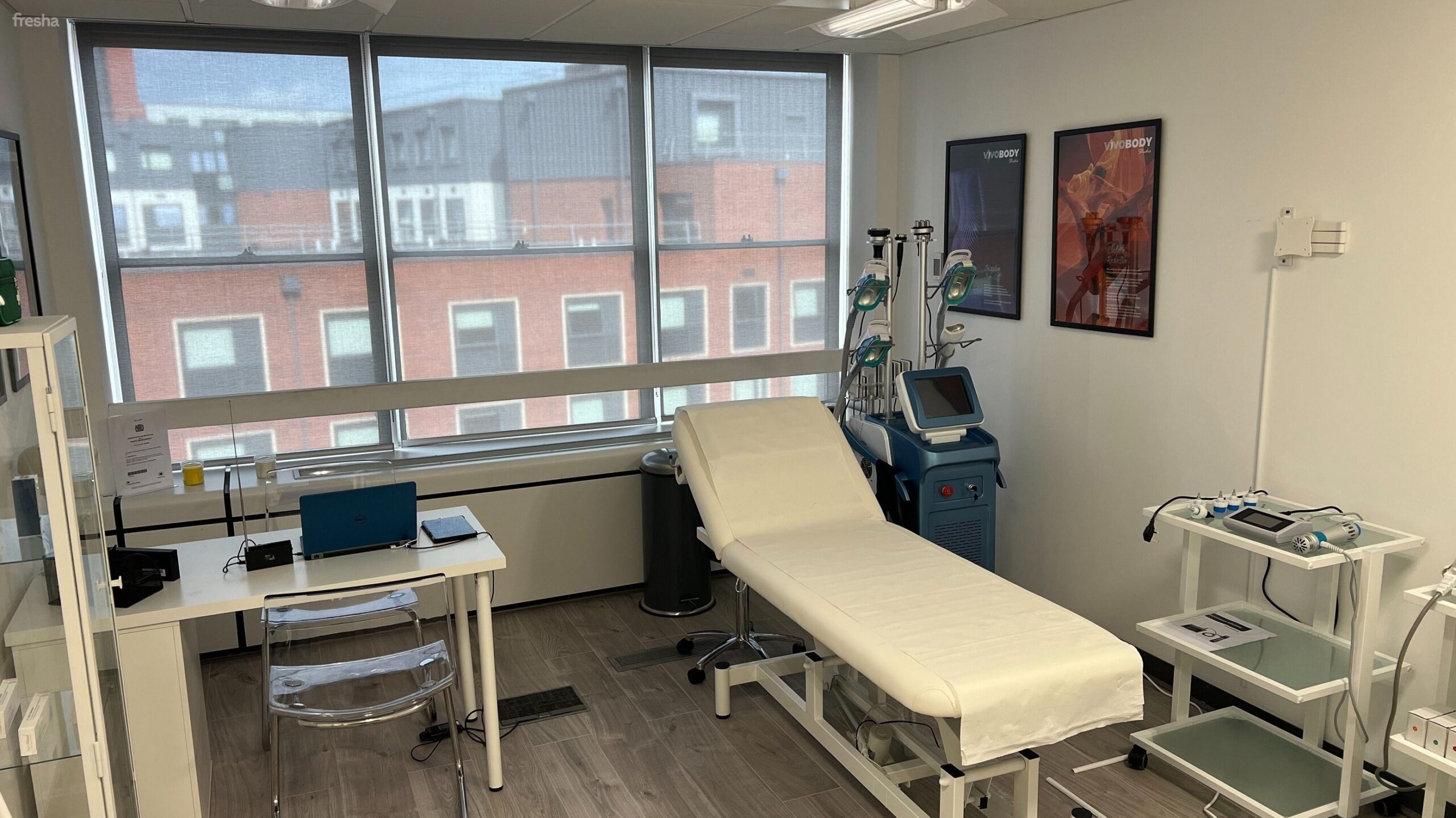 Fat Freezing Treatment Clinic- Vivo Body Studio, Cardiff, UK