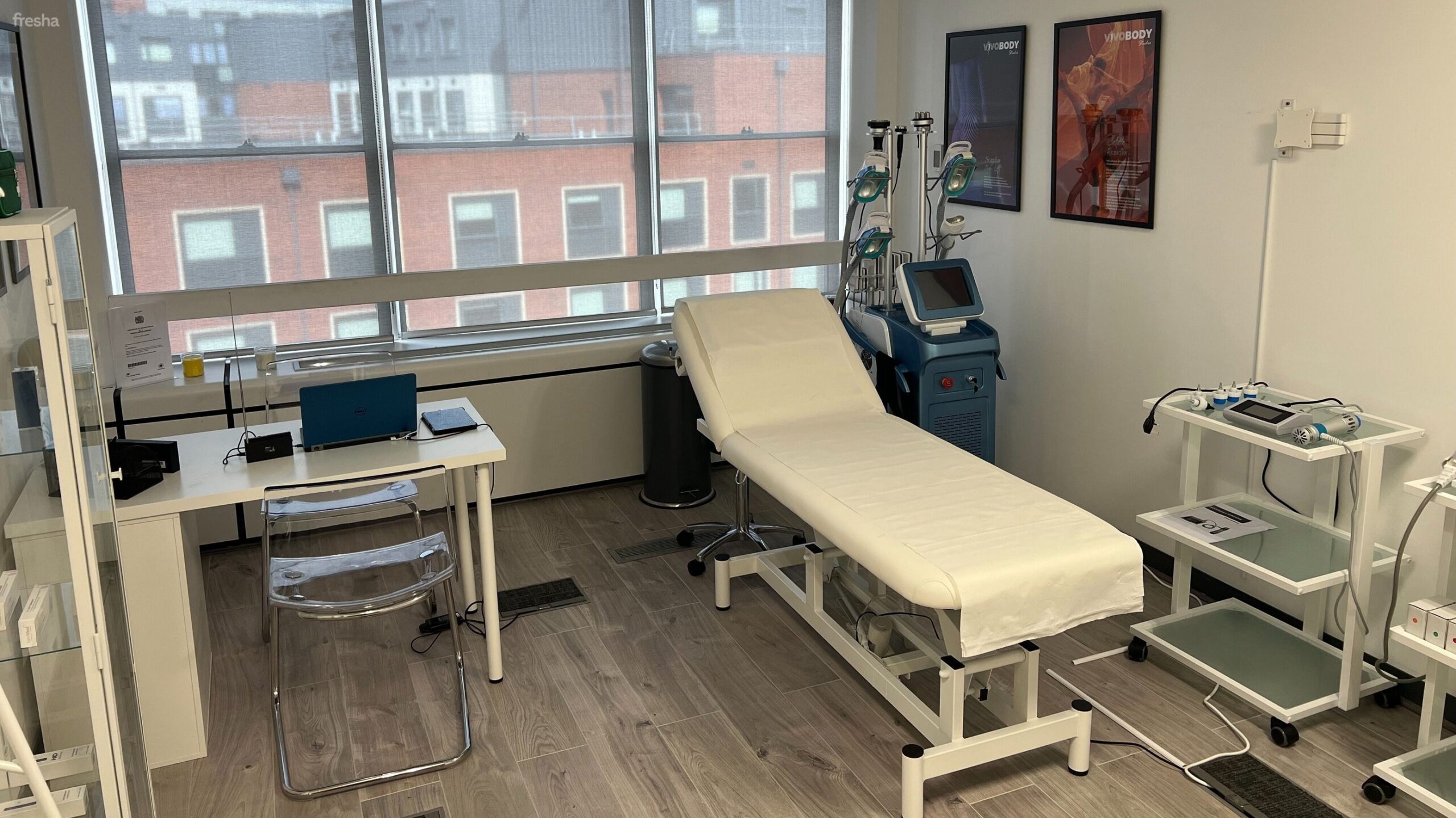 Fat Freezing Treatment booking - Vivo Body Studio, Sheffield, UK